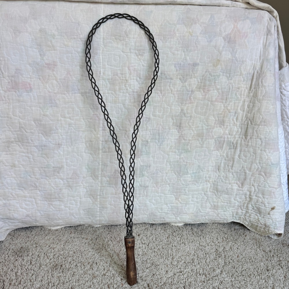 Antique Braided Wire Rug Beater Wood Handle Primitive Farmhouse Decor Industrial